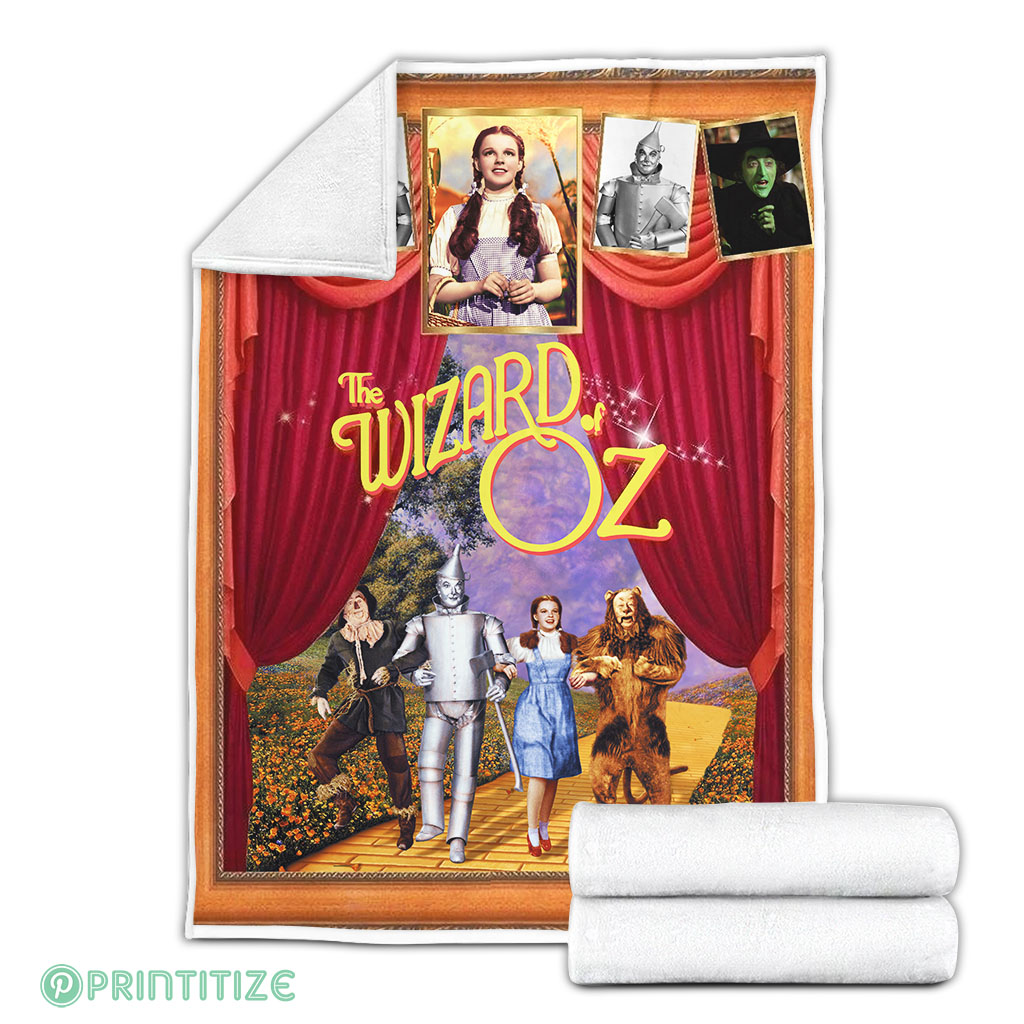 The Wizard Of Oz On Stage Fleece Blanket The Wizard Of Oz On Stage Fleece Blanket