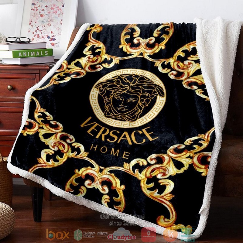 Versace Home Gold Pattern Black Fleece Blanket Versace Home Gold Pattern Black Fleece Blanket