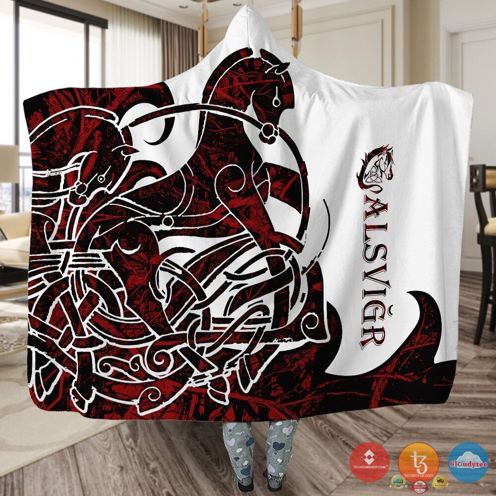 Viking Alsvidr Red White Blanket Viking Alsvidr Red White Blanket